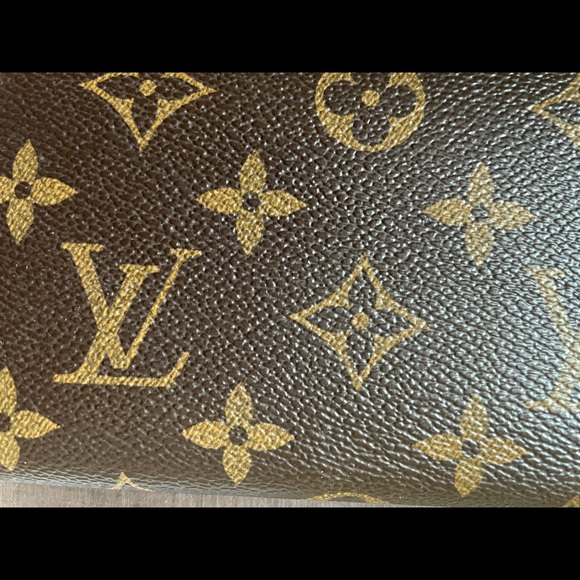 Louis Vuitton Monogram Clemence Zip Around Wallet Features magenta coated canvas - Picture 11 of 16